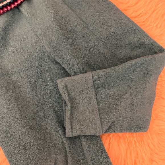 Set of 4! Uniqlo size100 cozy micro fleece pajama set, colorful stripes - Picture 5 of 11